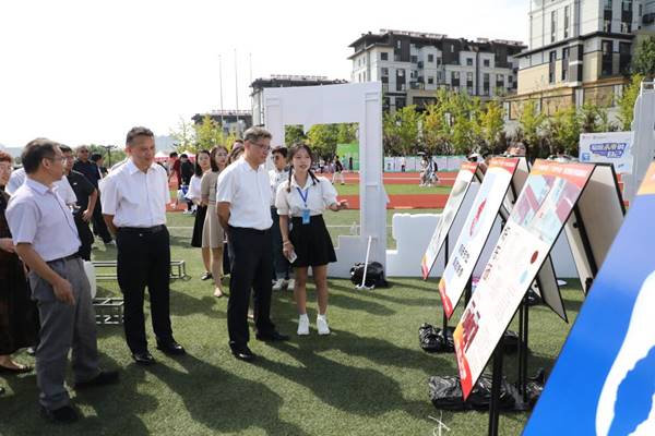 说明:https://www.sdtbu.edu.cn/__local/D/4F/57/38F6F5D550B92EA8BD1DFC1E199_A455A946_1CA0E.jpg