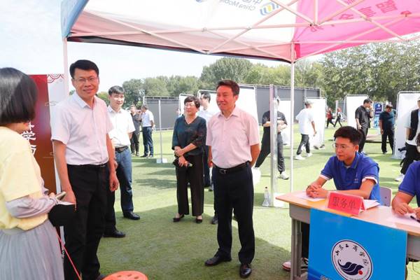 说明:https://www.sdtbu.edu.cn/__local/D/2B/83/22CE0371BA3A849A5AC909BD024_35A9E4CF_1CD0E.jpg